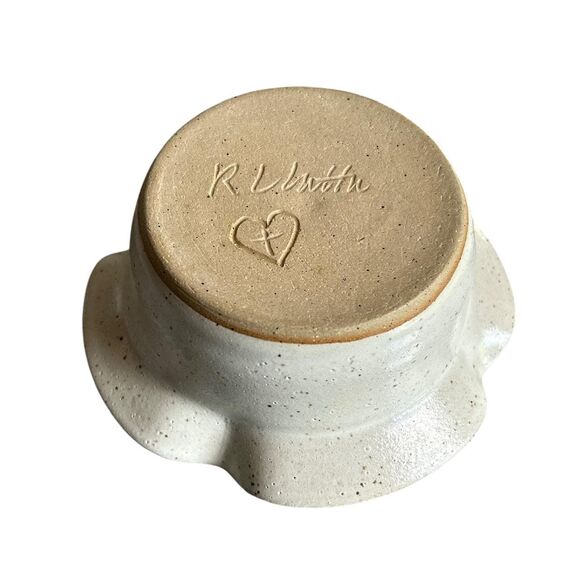 Signed Speckled White and Blue Flowered Stoneware Ring Holder or Dish - Picture 5 of 5